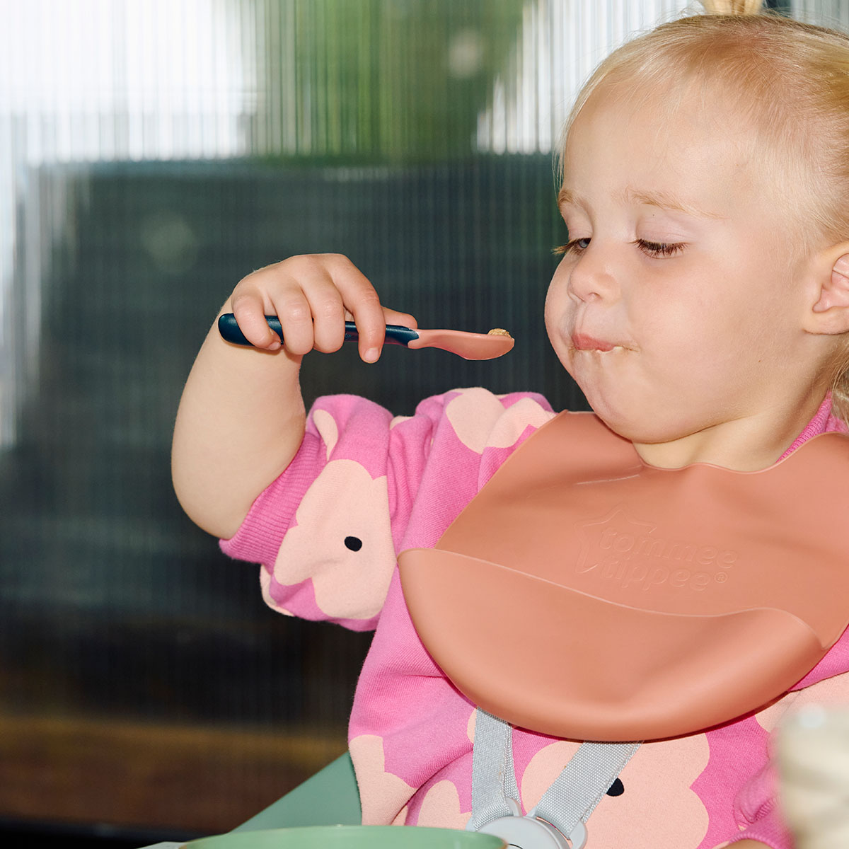 Kisgyermek táplálás