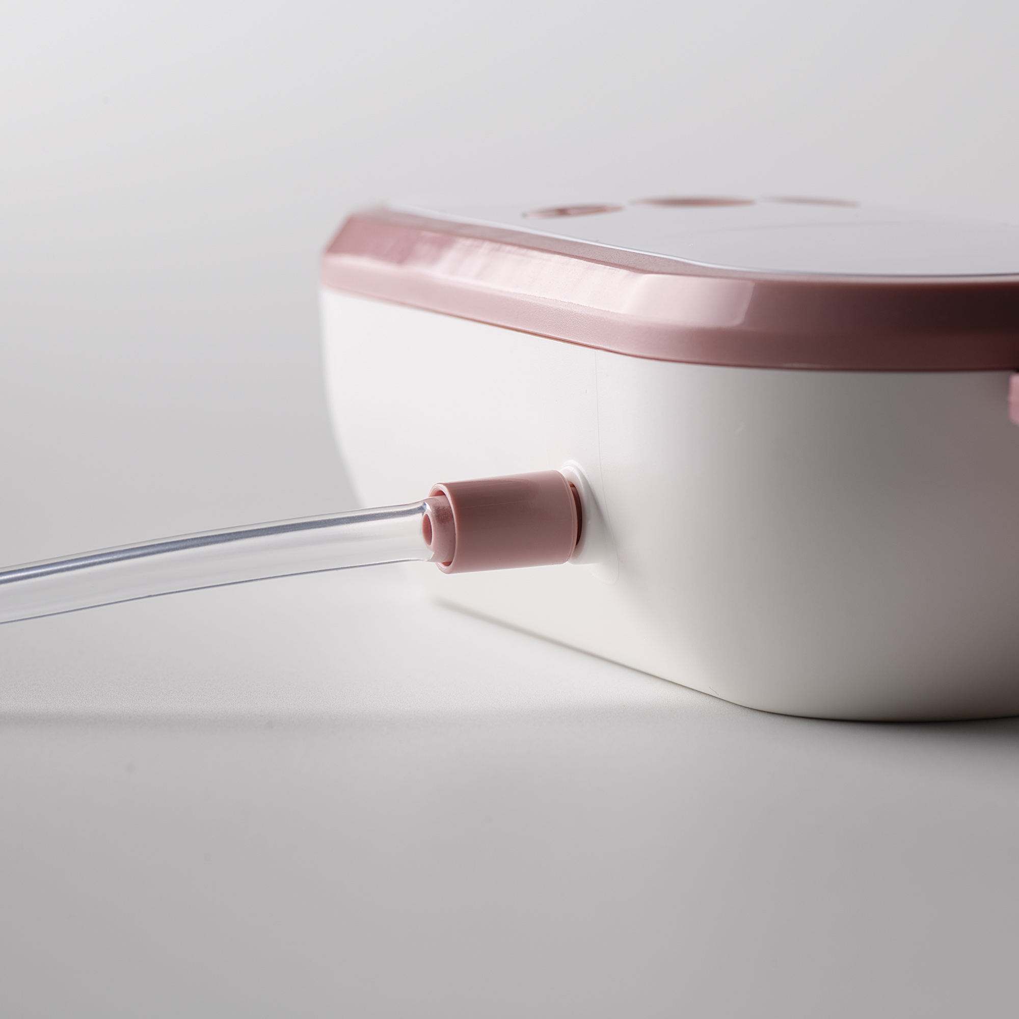 Dobíjení přes USB: