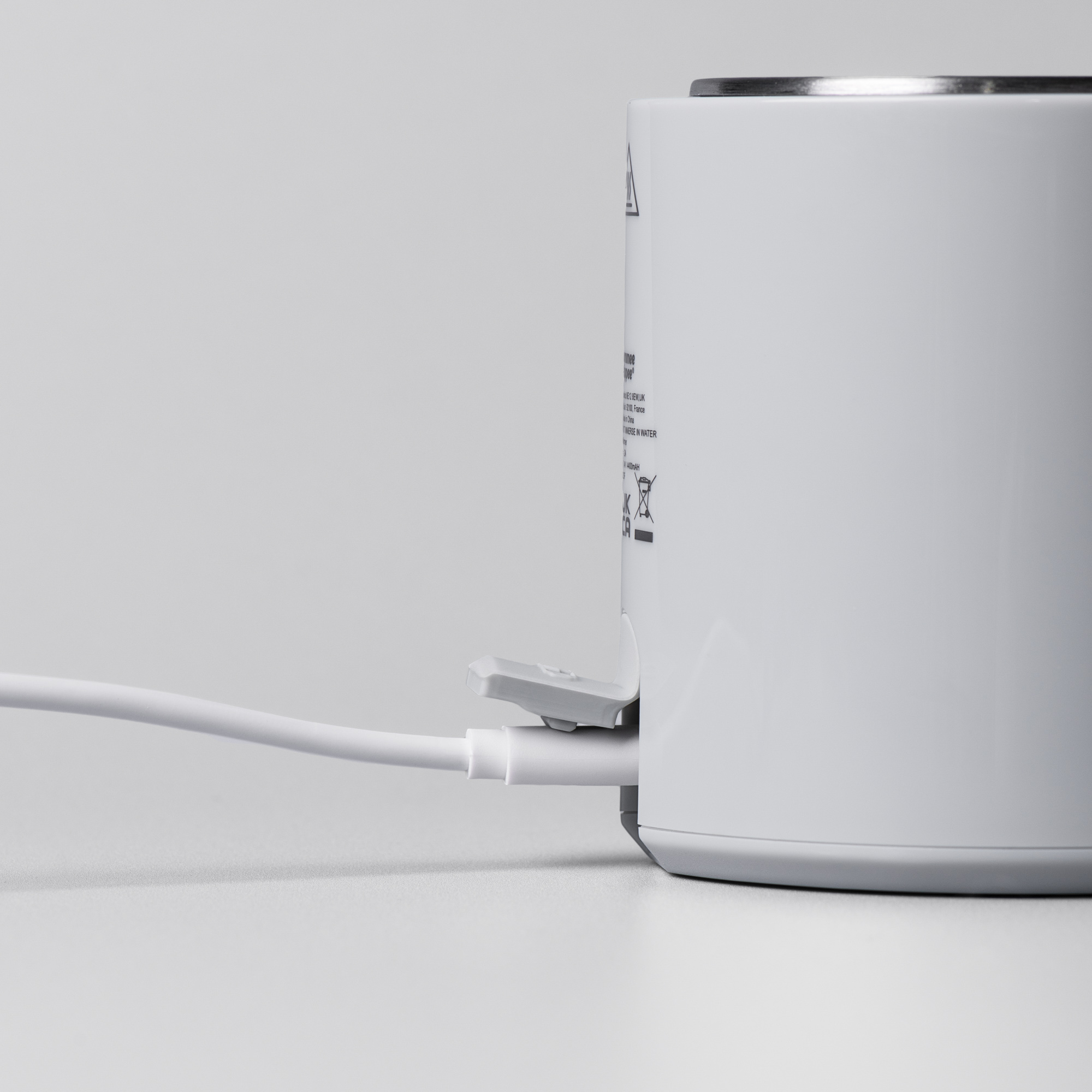 Dobíjení přes USB