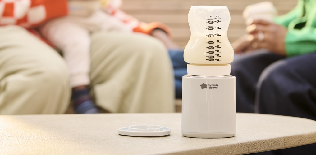 Plně přenosný a dobíjecí, takže můžete ohřívat mléko i mimo domov.